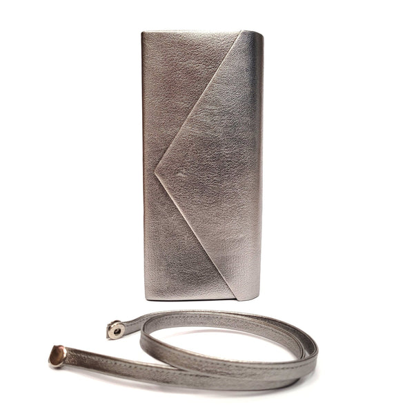 ✦ SILVER CLUTCH ✦