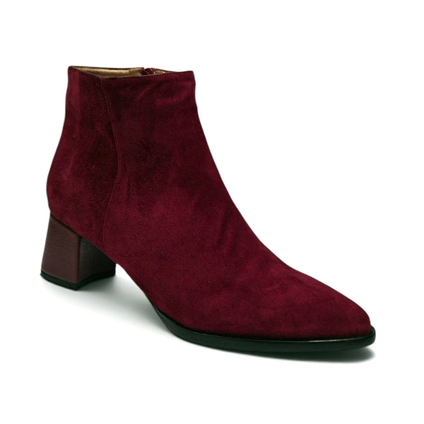 ✦ BURGUNDY BEAUTY ✦